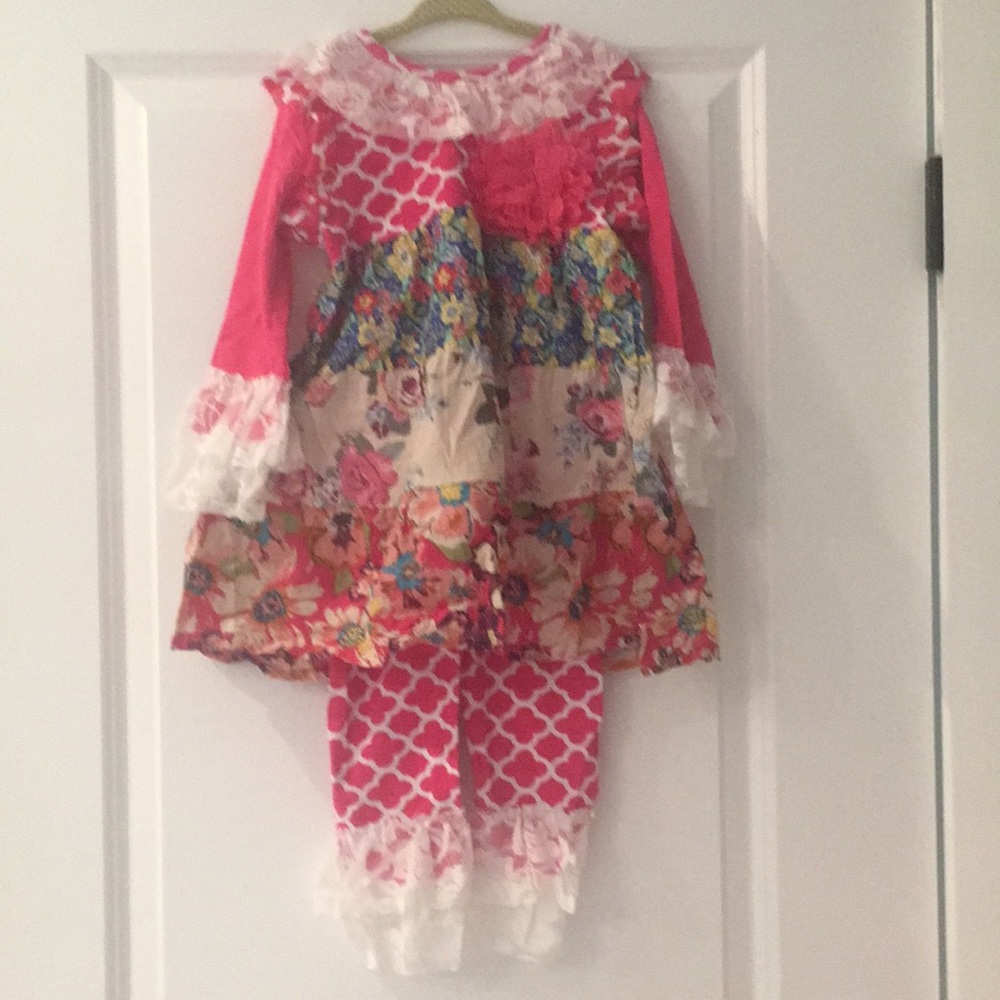 New lacy outfit in floral and trefoils